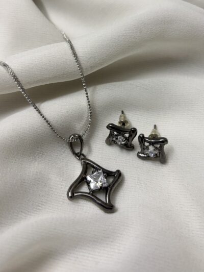 Victorian Polish Cubic Zirconia Pendant Set