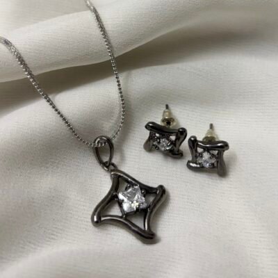 Victorian Polish Cubic Zirconia Pendant Set