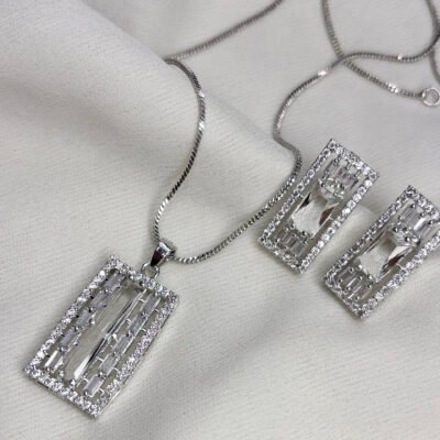 Premium Quality The Closet's Cubic-Zirconia White Pendant Set